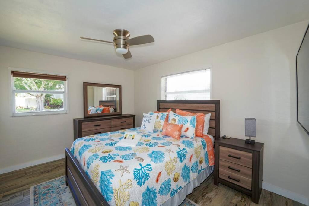 Heated Pool Home - Close To Beaches, Restaurants & More! Sarasota Luaran gambar