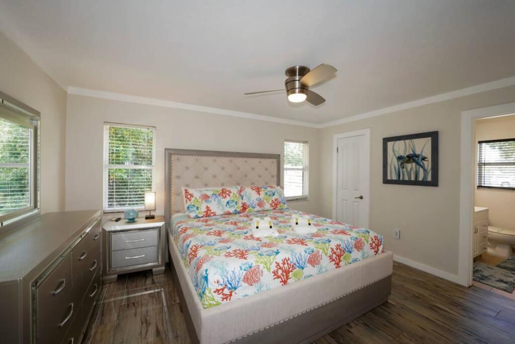 Heated Pool Home - Close To Beaches, Restaurants & More! Sarasota Luaran gambar